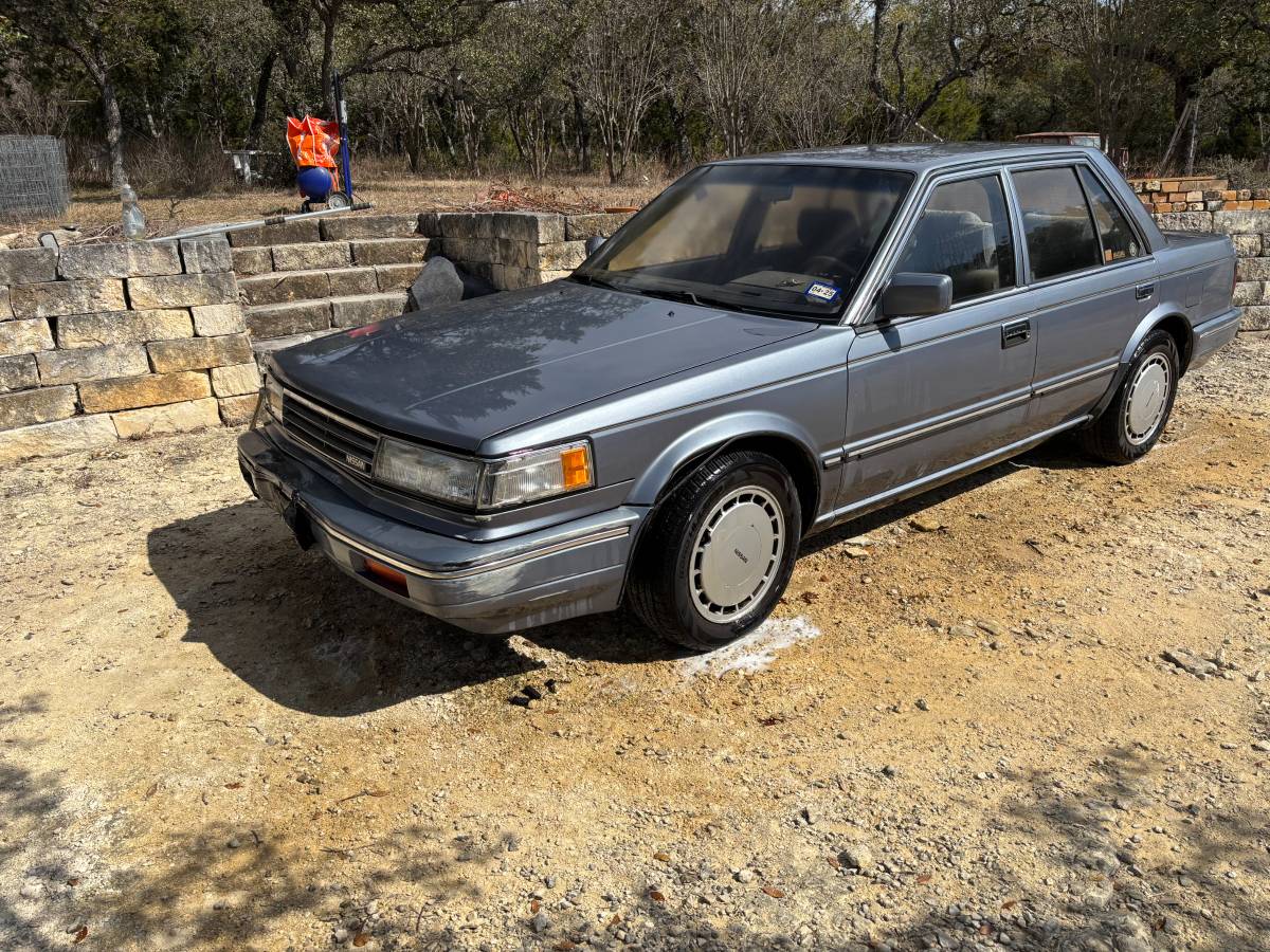 Nissan-Maxima-1987-silver