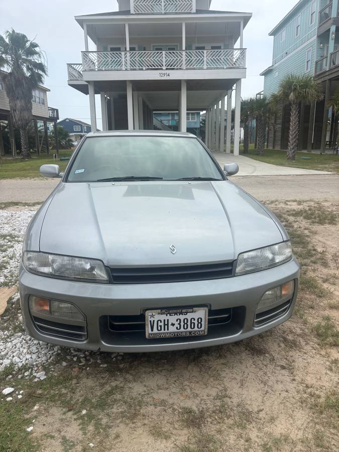 Nissan-Skyline-1996-silver
