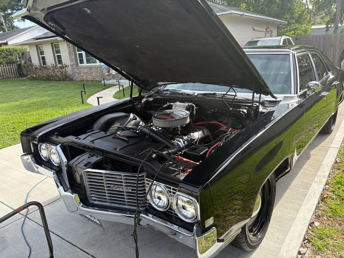 Oldsmobile-1969-black