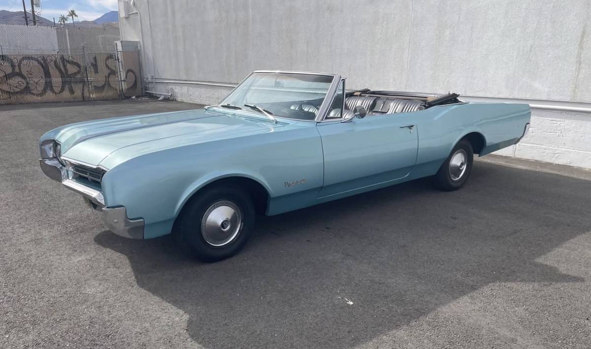 Oldsmobile-88-1968-blue