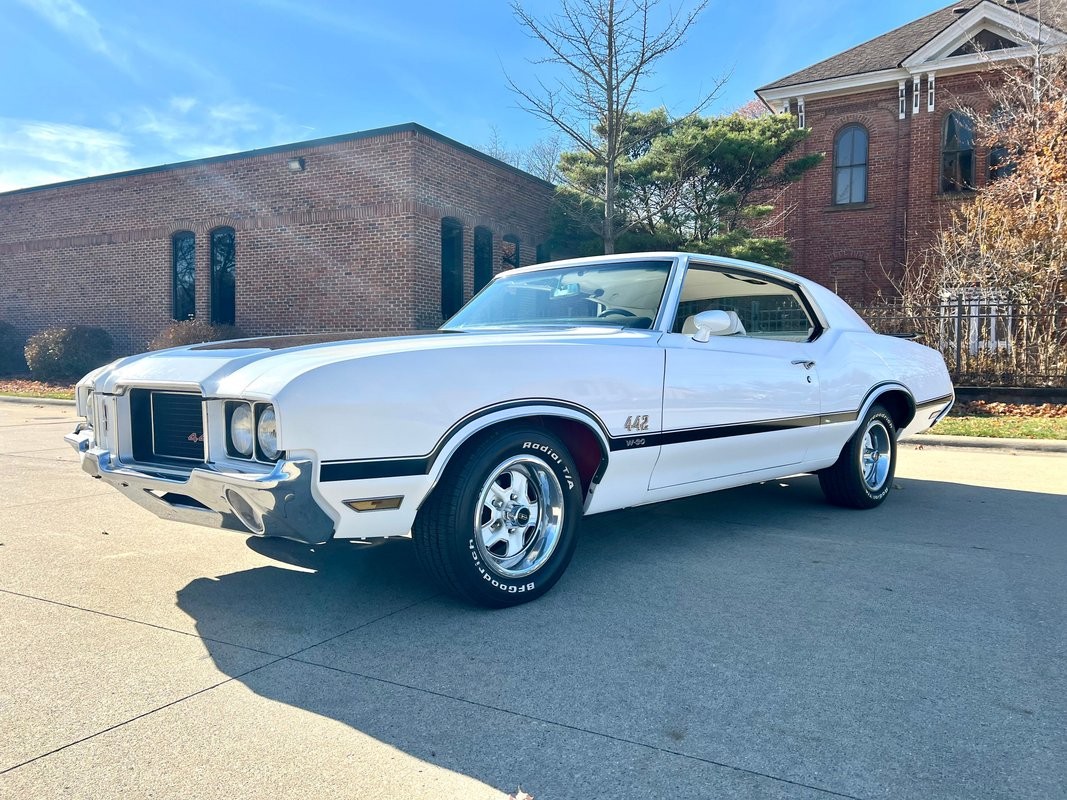 Oldsmobile-Cutlass-1971-Coupe-White