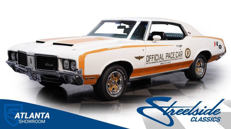 Oldsmobile-Cutlass-1972-Cameo-White-Black