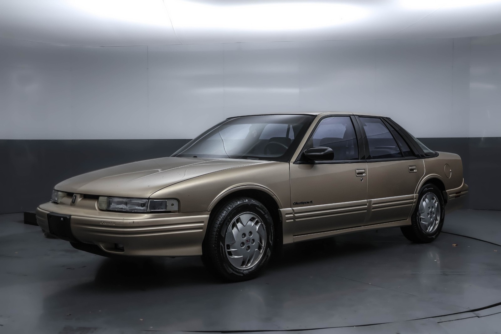 Oldsmobile-Cutlass-1994-Sedan-Black