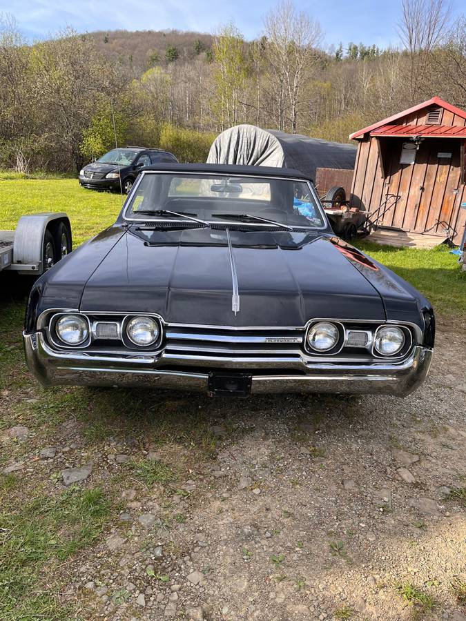 Oldsmobile-Cutlass-supreme-1967-black