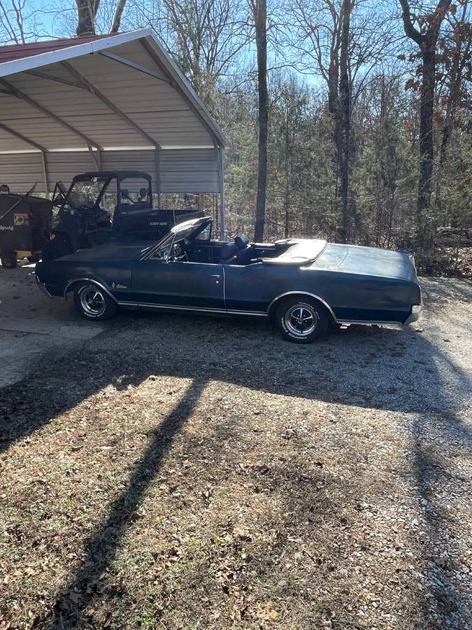 Oldsmobile-Cutlass-supreme-1967-blue