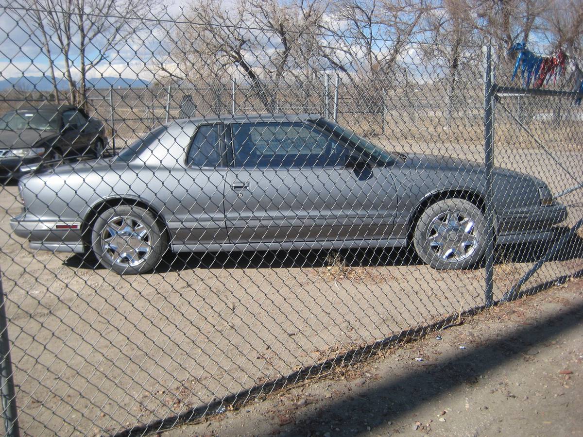 Oldsmobile-Tornado-trofeo-1991-grey