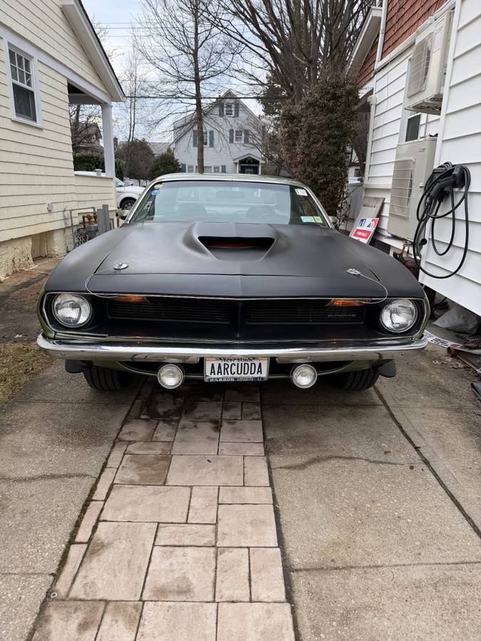 Plymouth-Aar-cuda-1970-green