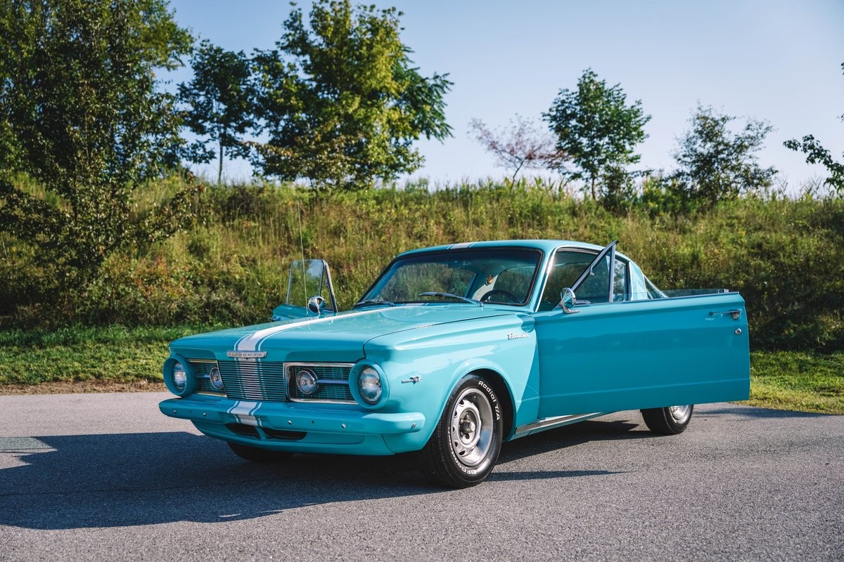 Plymouth-Barracuda-1965-TurquoiseWhite
