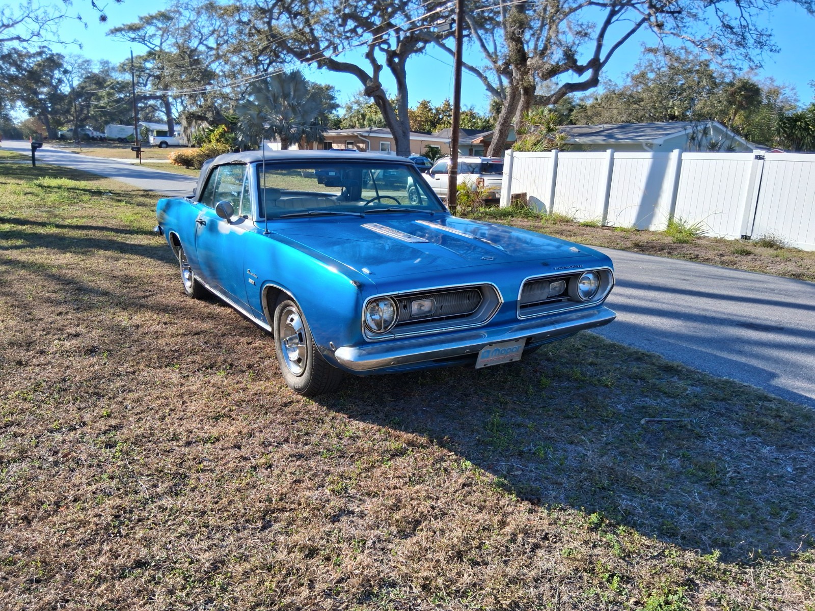 Plymouth-Barracuda-1968-Convertible-White