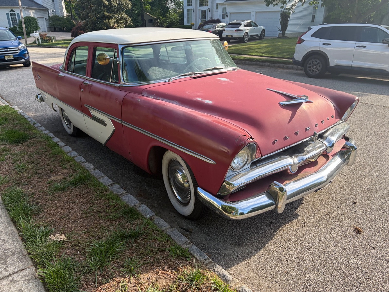 Plymouth-Belvedere-1956-Sedan