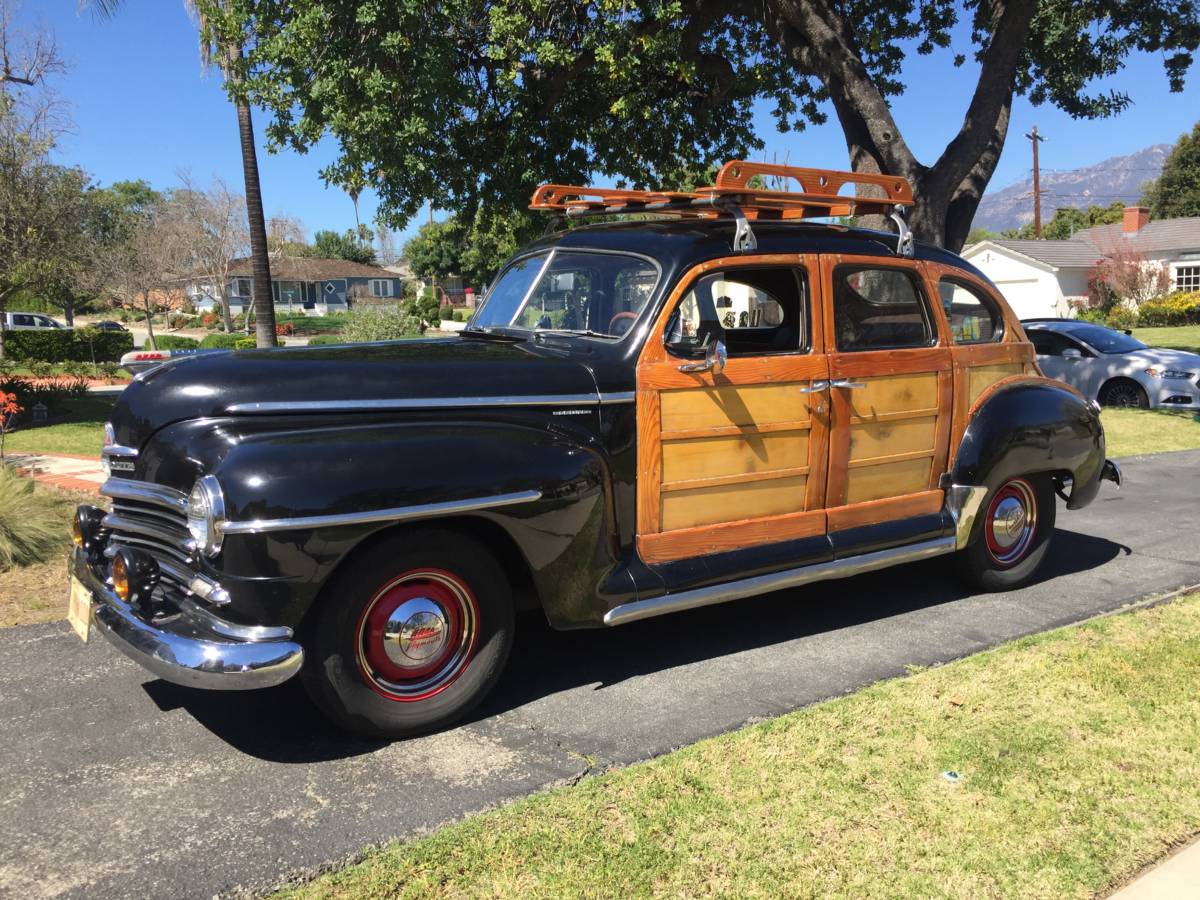 Plymouth-Deluxe-woody-1946
