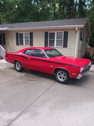 Plymouth-Duster-1974-Dark-Red
