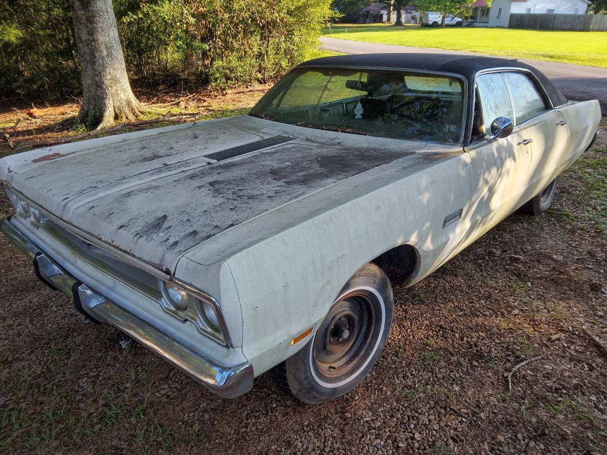 Plymouth-Fury-1969-white