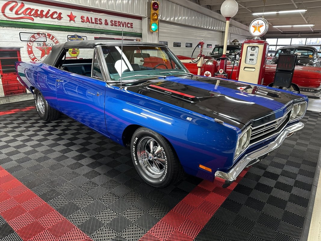 Plymouth-Road-Runner-1969-Convertible-2-Tone-Blue
