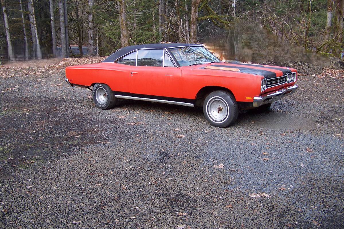 Plymouth-Roadrunner-1969