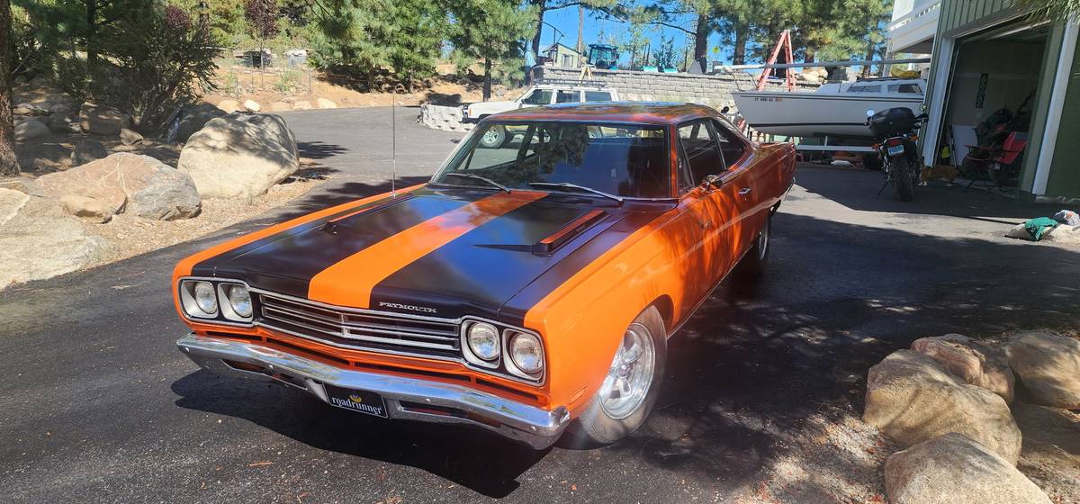 Plymouth-Roadrunner-1969