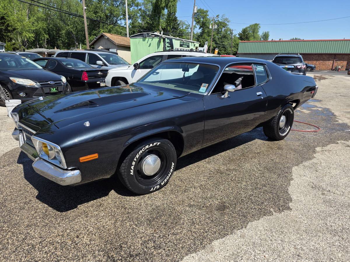 Plymouth-Satellite-1973-blue