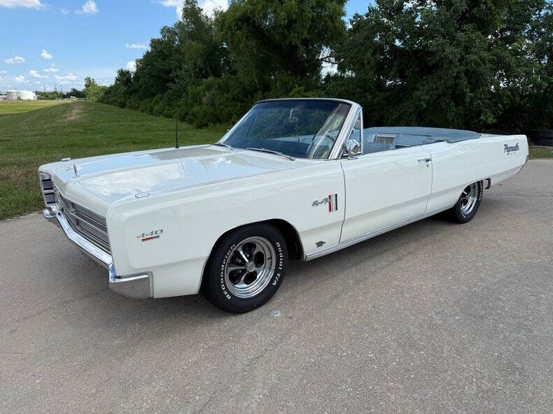 Plymouth-Sport-fury-1967-White-Blue