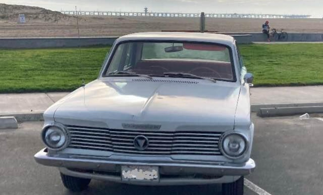 Plymouth-Valiant-1964-Sedan