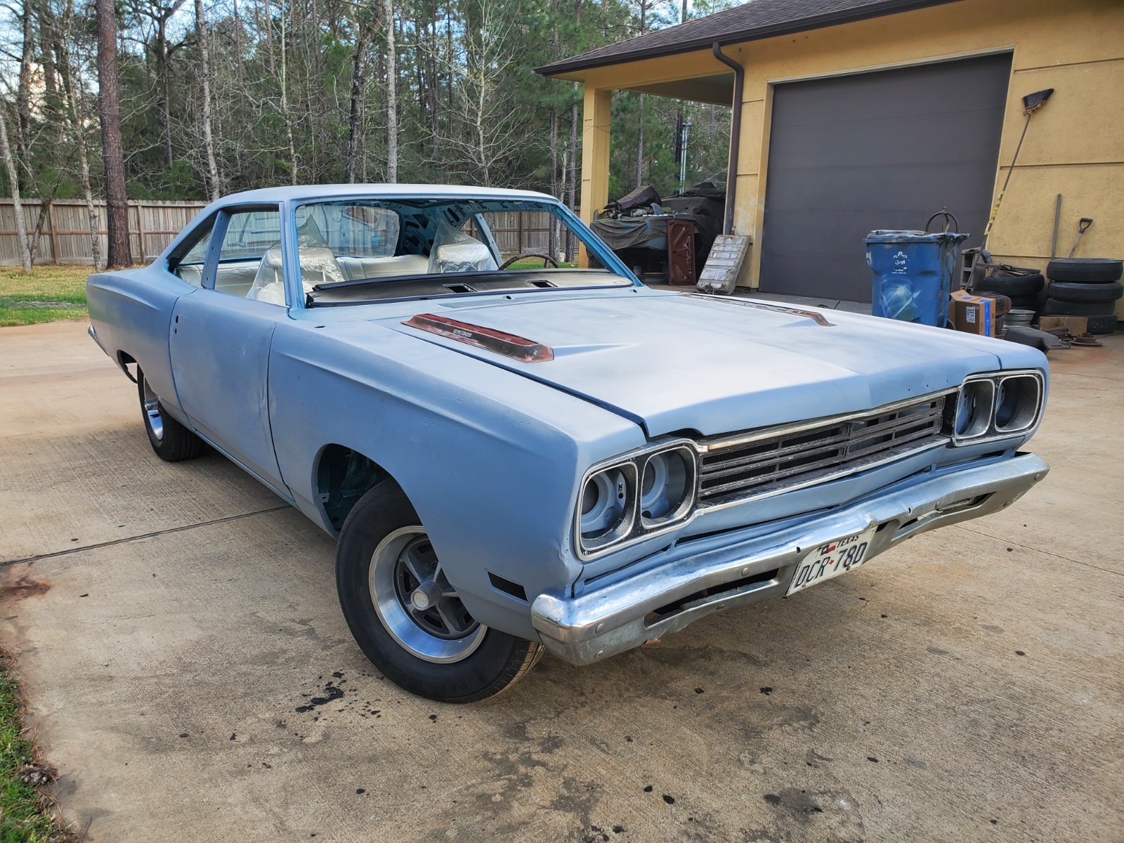 Plymouth-roadrunner-1969-White