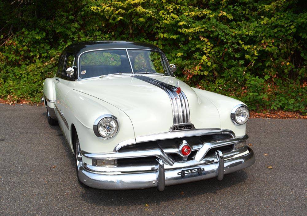 Pontiac-Chieftain-1951-green