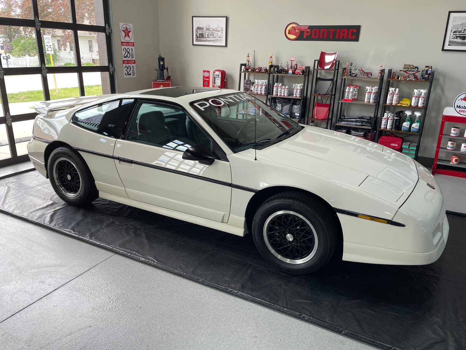 Pontiac-Fiero-1988-Coupe-Gray