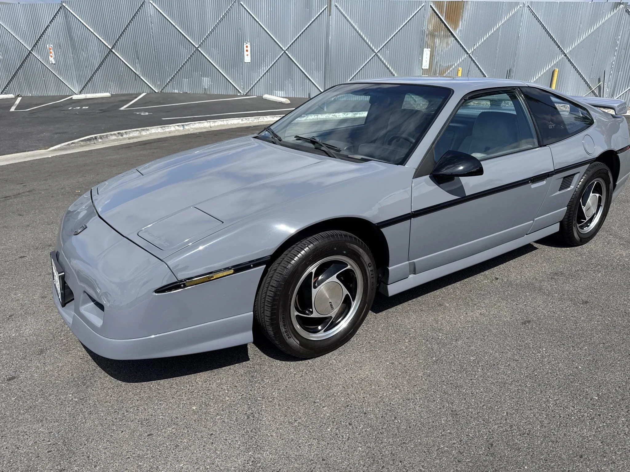 Pontiac-Fiero-gt-1987-Gray-Gray