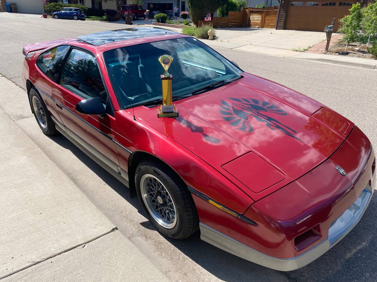 Pontiac-Fiero-gt-1987-red