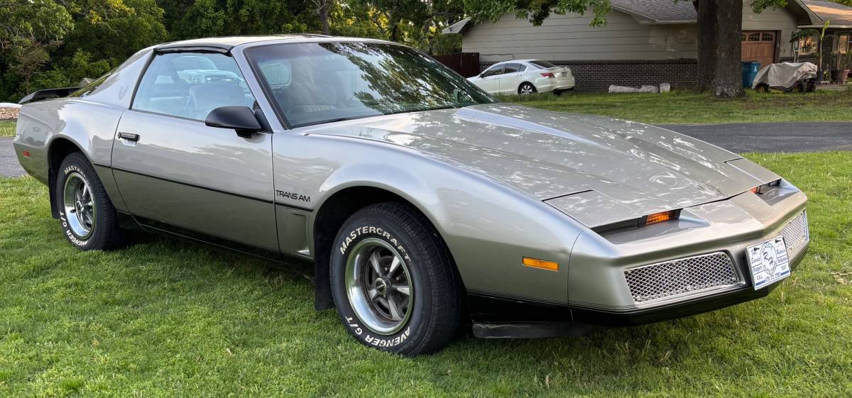 Pontiac-Firebird-1983-silver