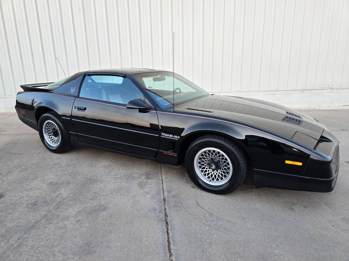 Pontiac-Firebird-trams-am-1985-black