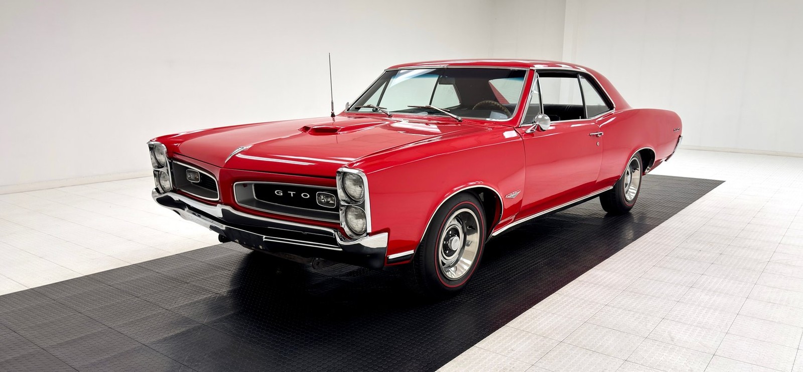 Pontiac-GTO-1966-Coupe-Black