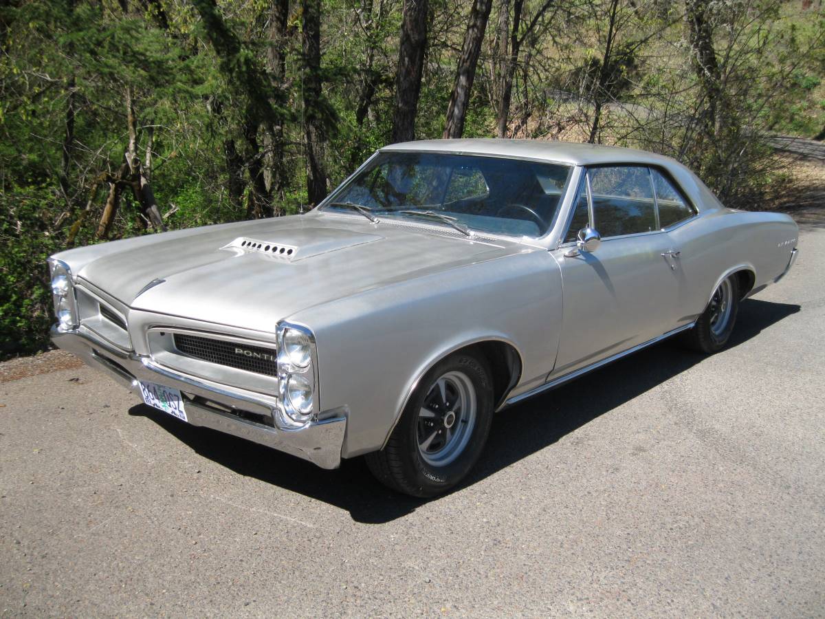 Pontiac-Lemans-1966