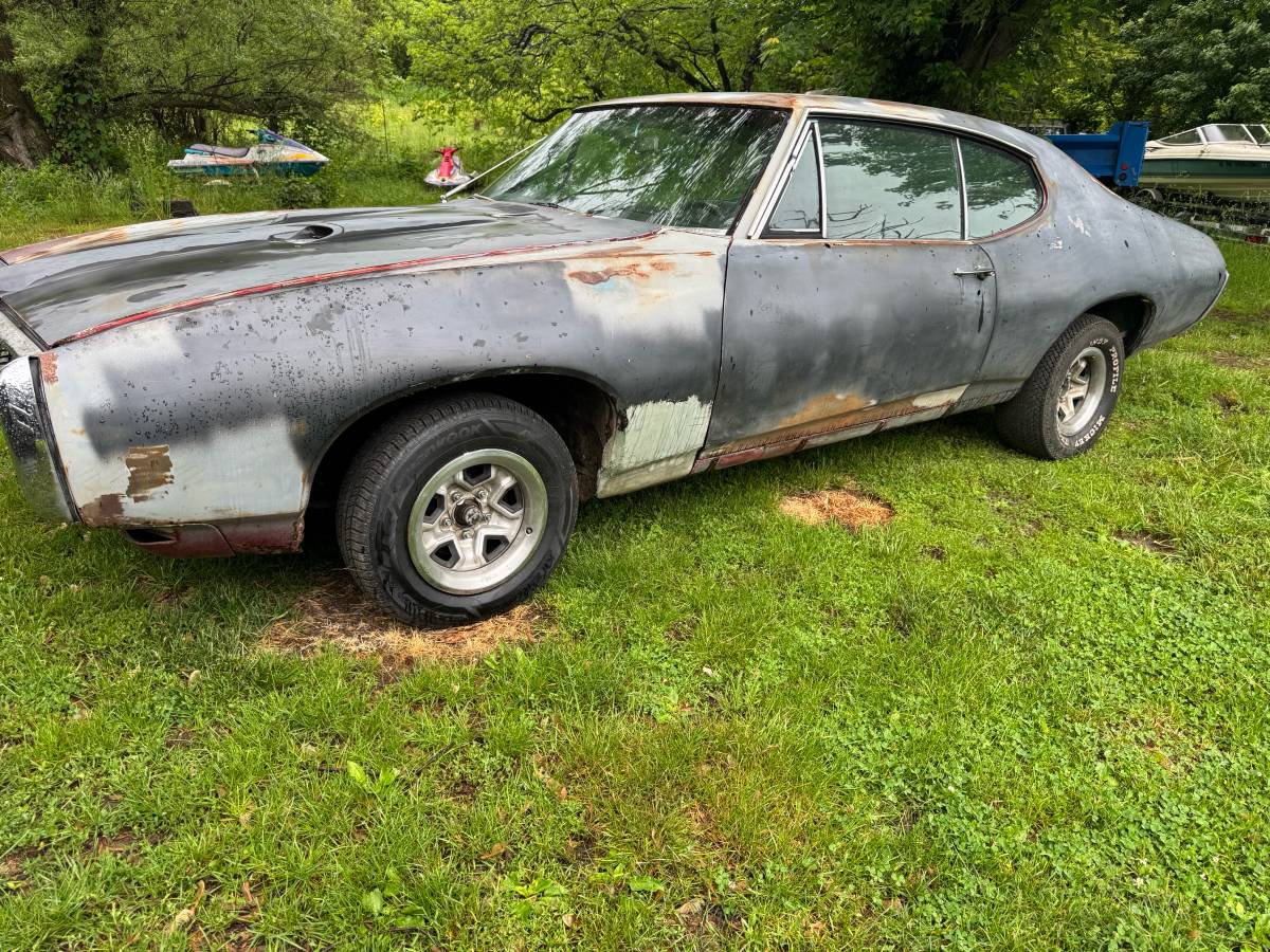 Pontiac-Lemans-1968-red
