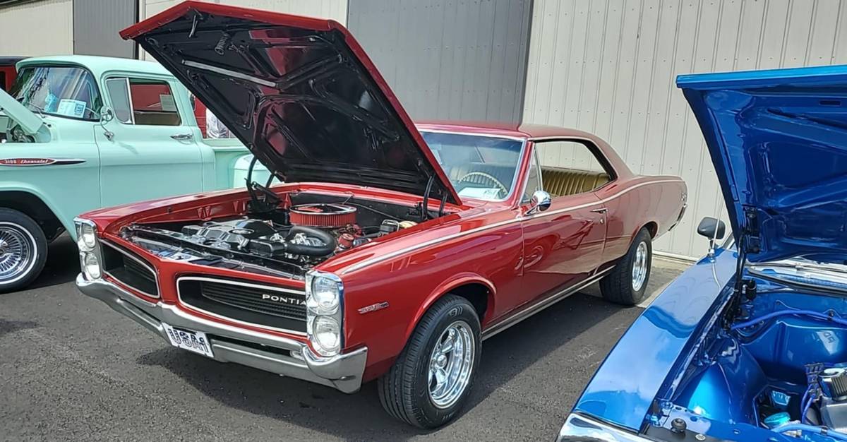 Pontiac-Tempest-1966-red