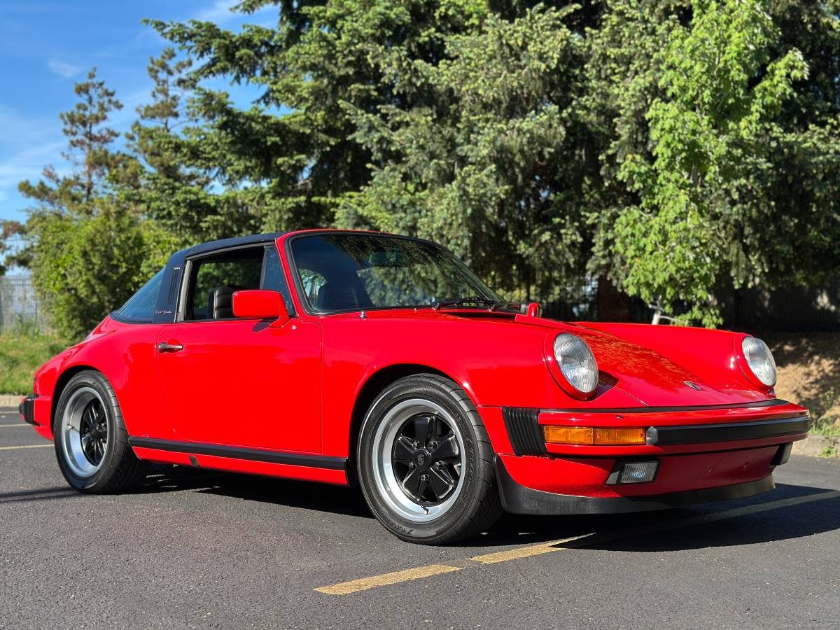 Porsche-911-1984-red