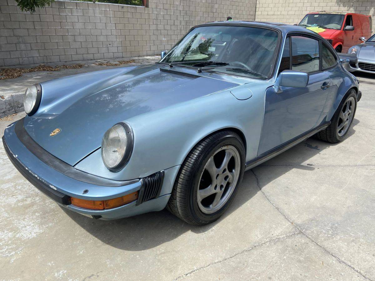 Porsche-911-carrera-1985-blue