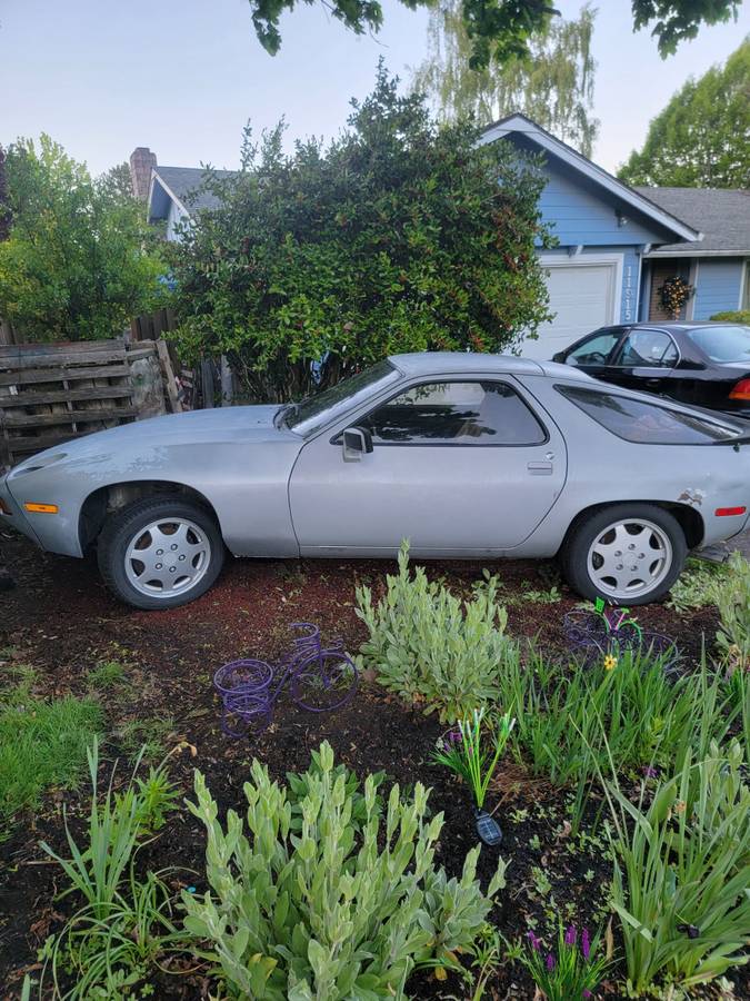 Porsche-928-1978-silver