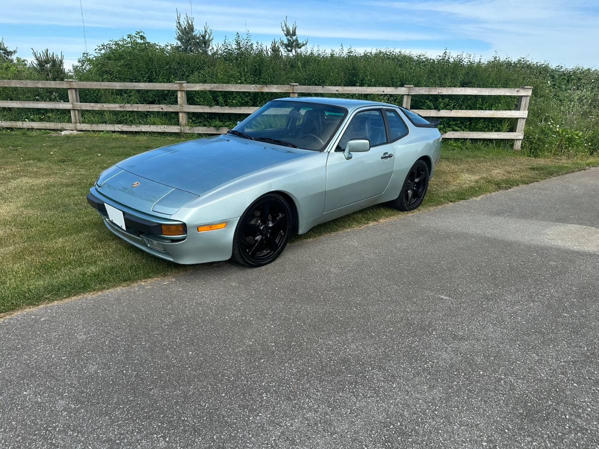 Porsche-944-1986-green
