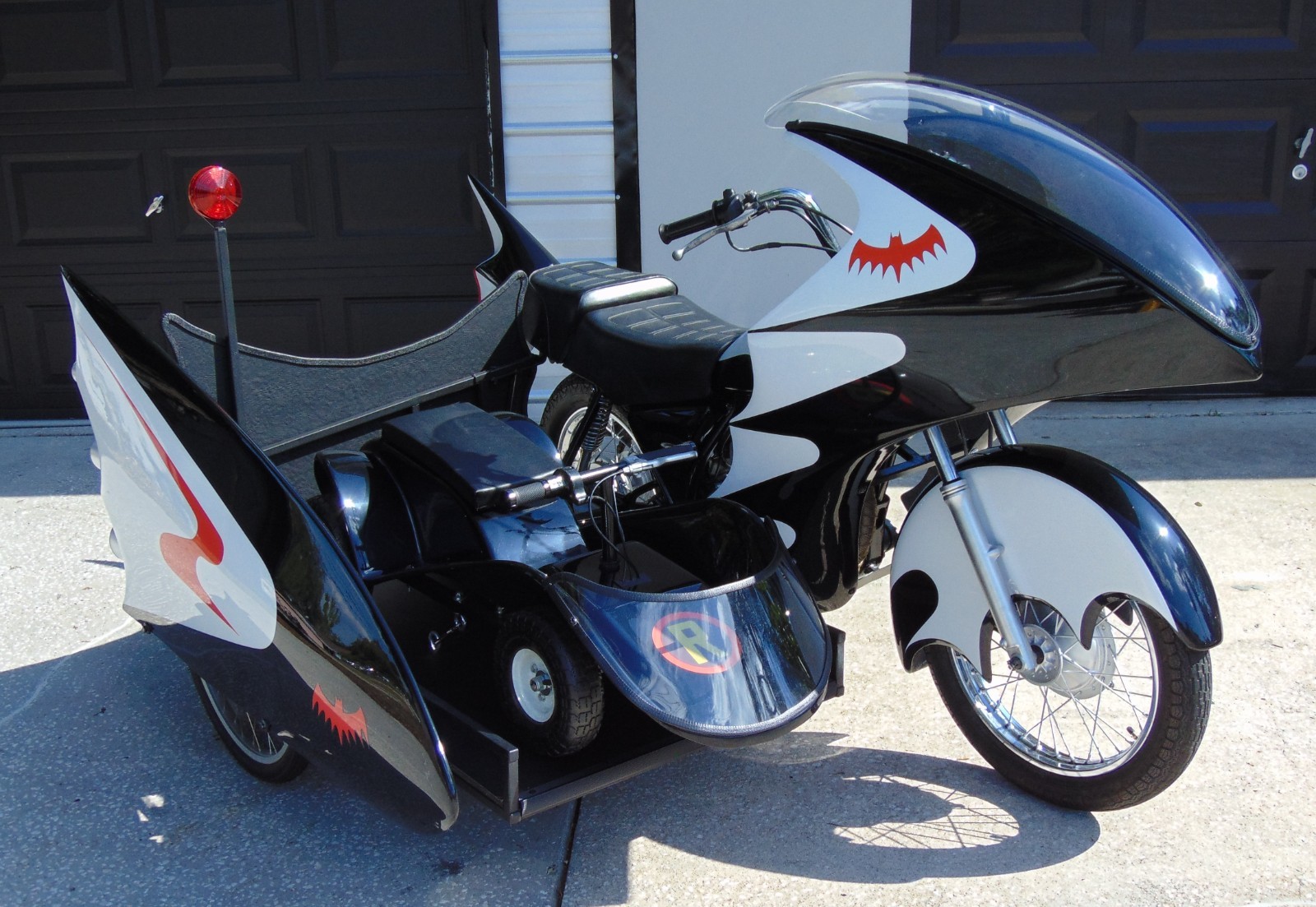Replica/Kit Makes  1982