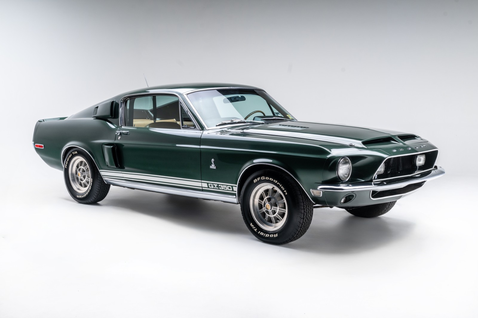 Shelby-GT-350-1968-Fastback-Saddle