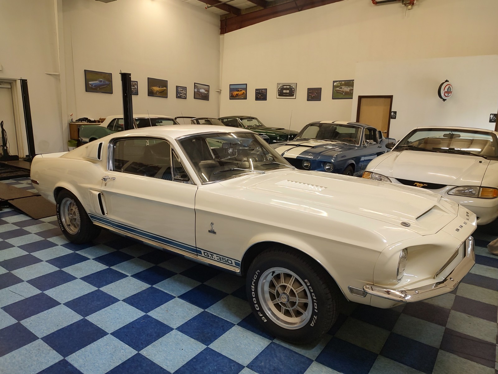 Shelby-Mustang-GT-350-1968-Fastback-Black