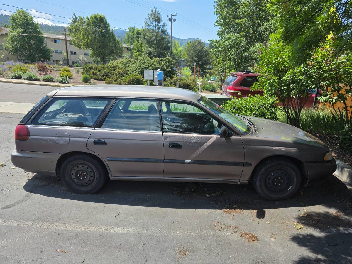 Subaru-Legacy-1995-grey