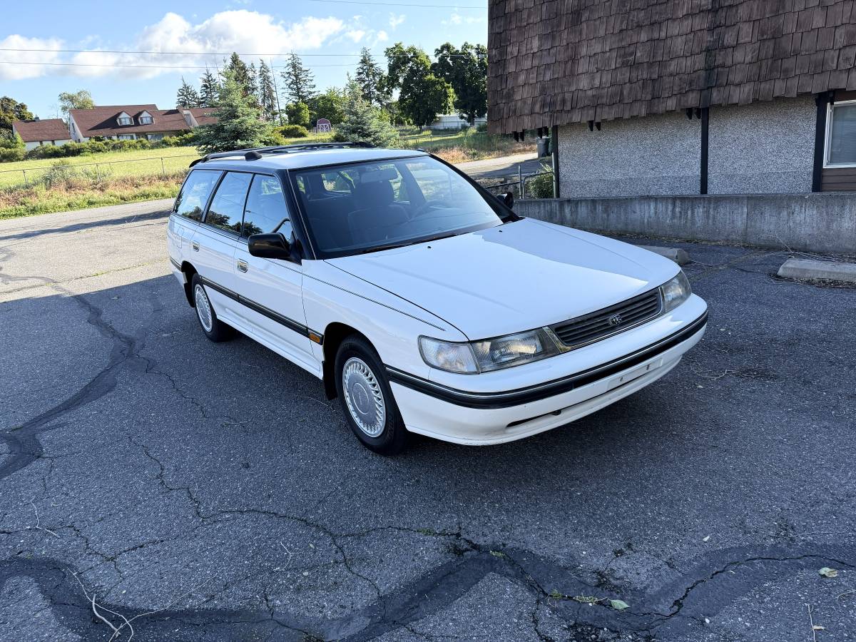 Subaru-Legacy-wagon-1992-white