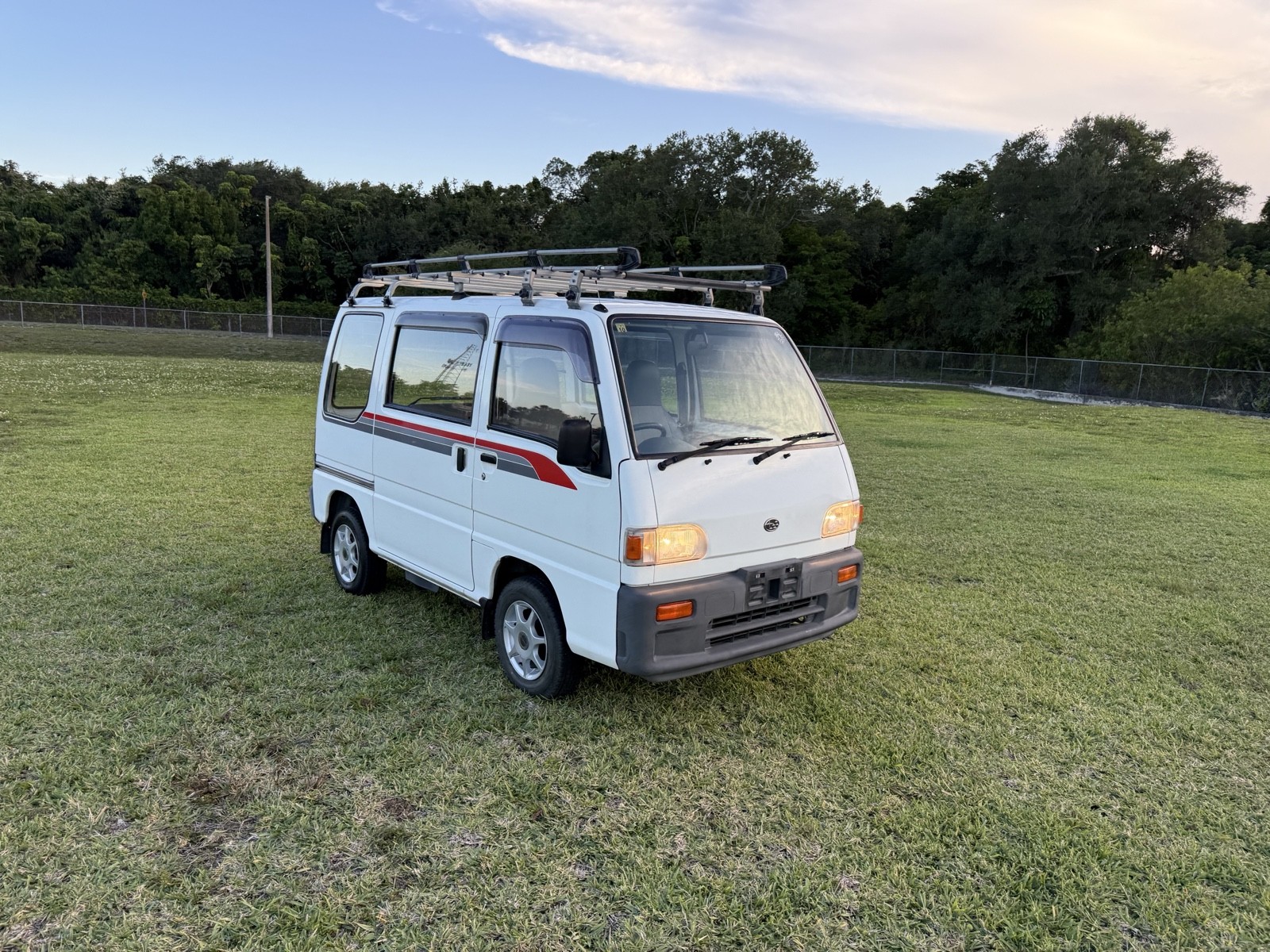 Subaru-Sambar-1996-Minivan-Gray