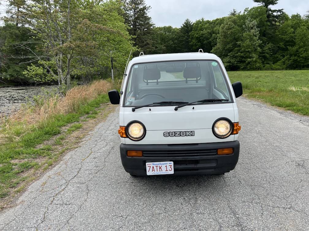 Suzuki-carry-1996-white