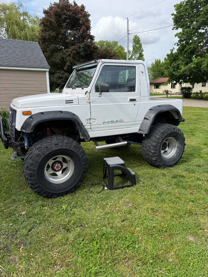 Suzuki-samurai-1987-white