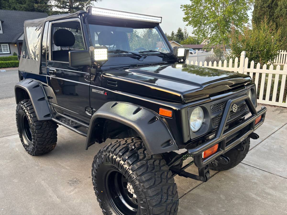 Suzuki-samurai-1992