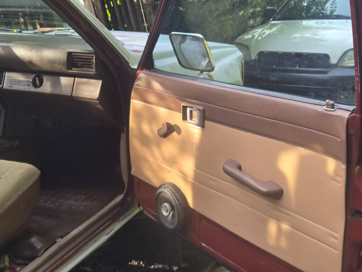 Toyota-4x4-long-bed-5spd-1984-grey