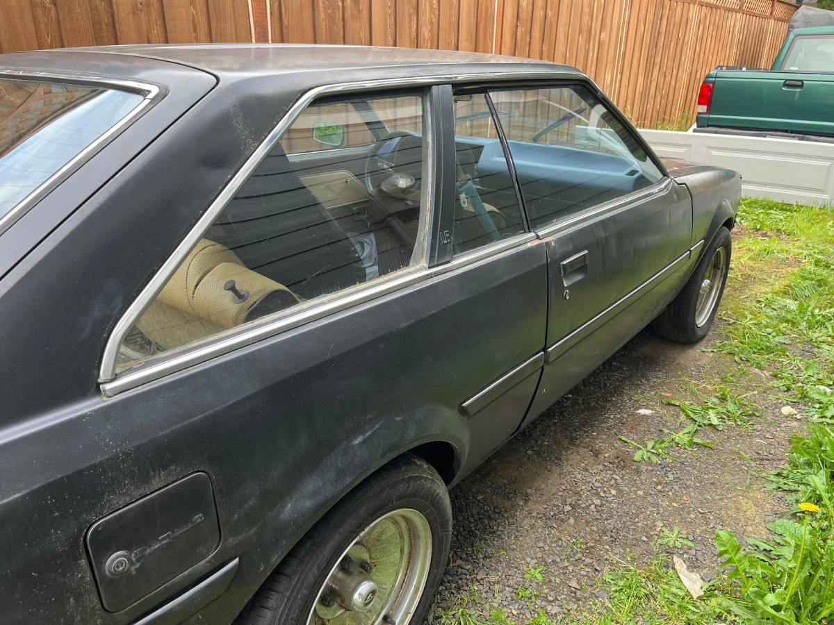 Toyota-Corolla-1981-black