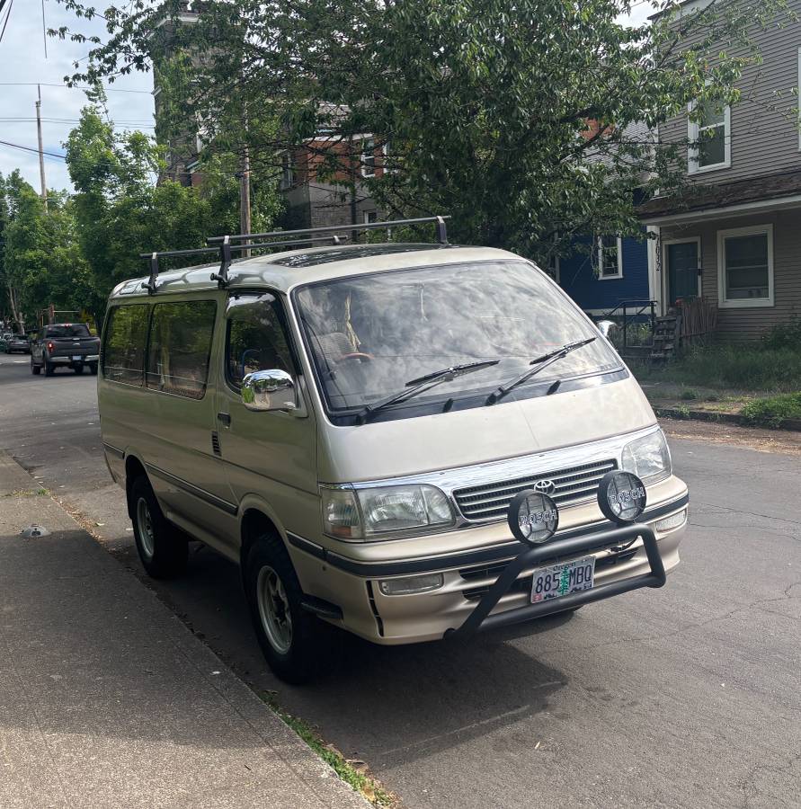 Toyota-Hiace-diesel-1993